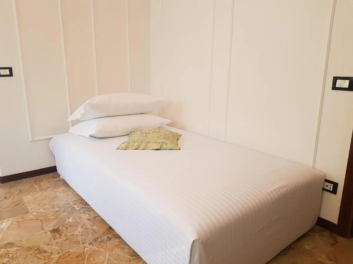 Boutique Apartment Home In Verona - Valpolicella - Big Terrace And Garden, Balcony And Garage - Hide In Hedonism San Pietro in Cariano Ιταλία