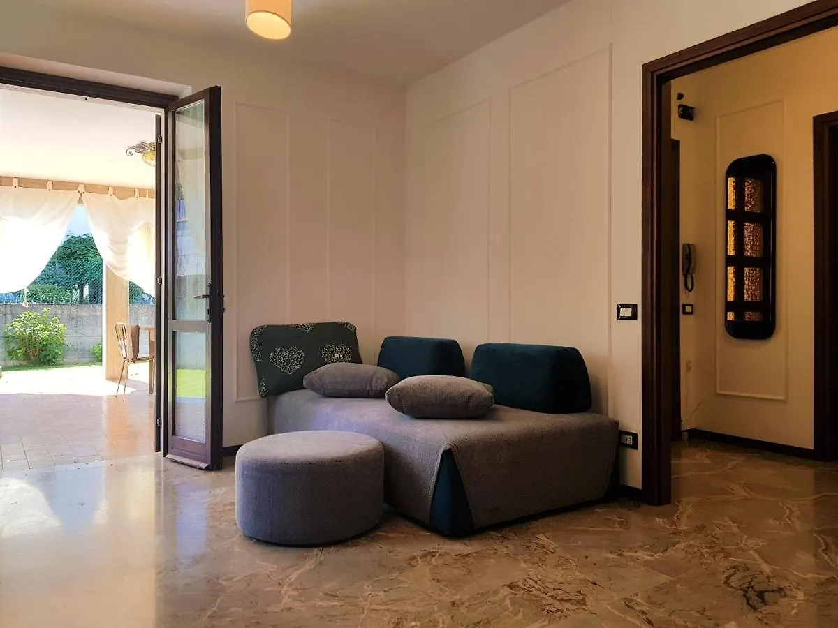 Boutique Apartment Home In Verona - Valpolicella - Big Terrace And Garden, Balcony And Garage - Hide In Hedonism San Pietro in Cariano